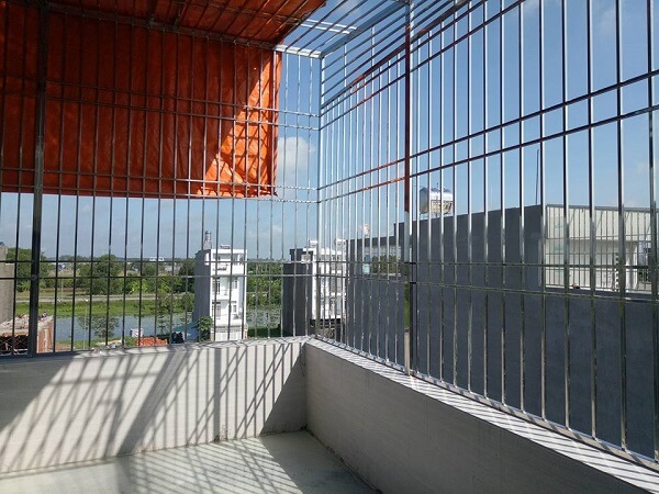 Thi công khung sắt bảo vệ nhà ở , công trình
